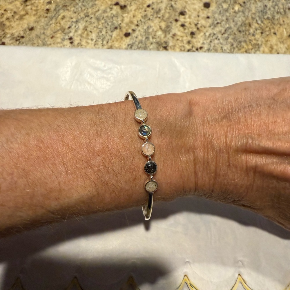 Chic Silver Dune Multi-Stone Bracelet - image 5